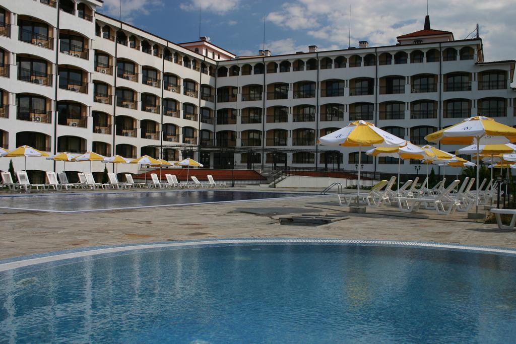 Aparthotel Regina Mare ซาเรโว ภายนอก รูปภาพ