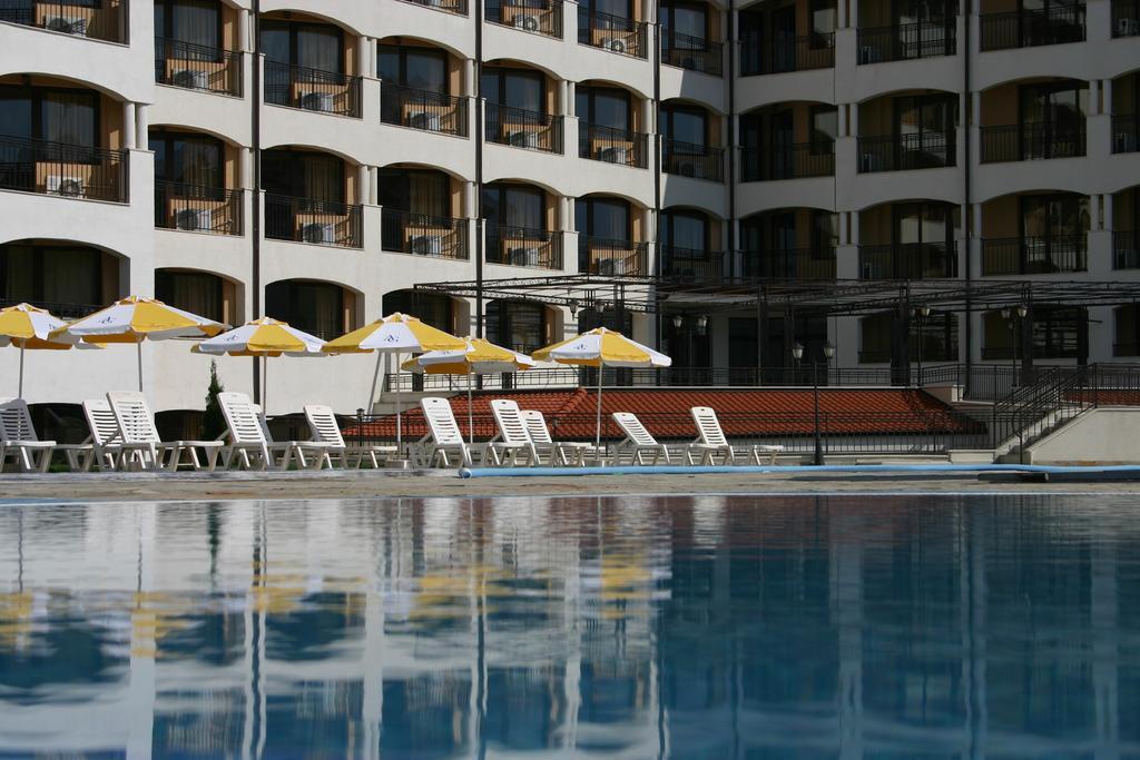 Aparthotel Regina Mare ซาเรโว ภายนอก รูปภาพ