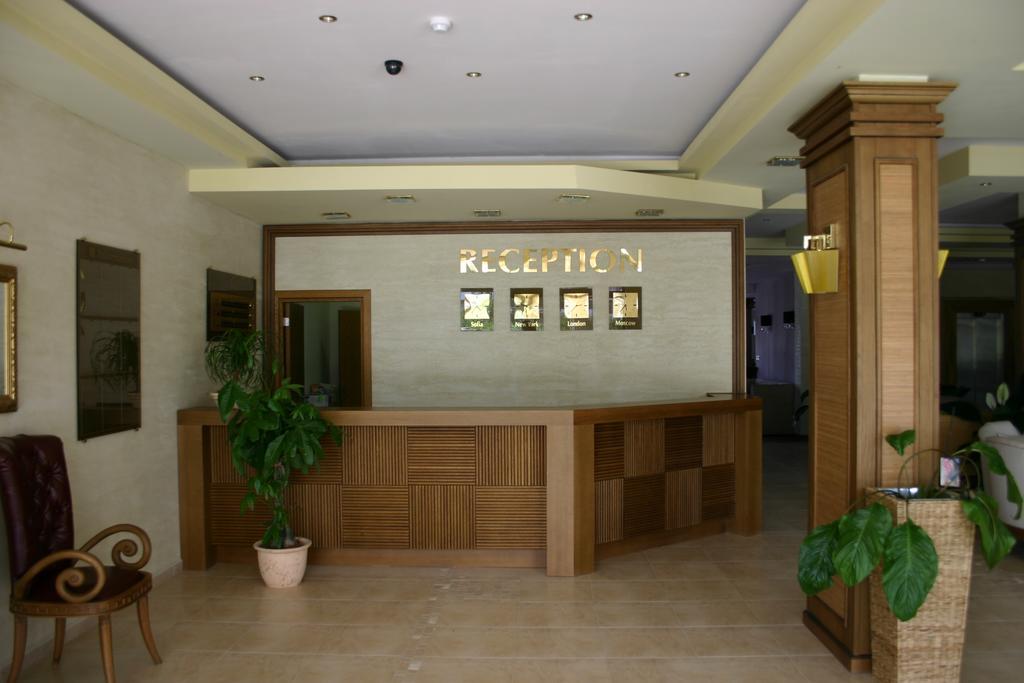 Aparthotel Regina Mare ซาเรโว ภายนอก รูปภาพ